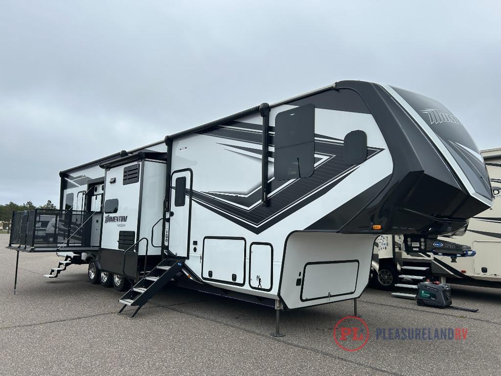2022 Grand Design Momentum 399TH in brainerd MN