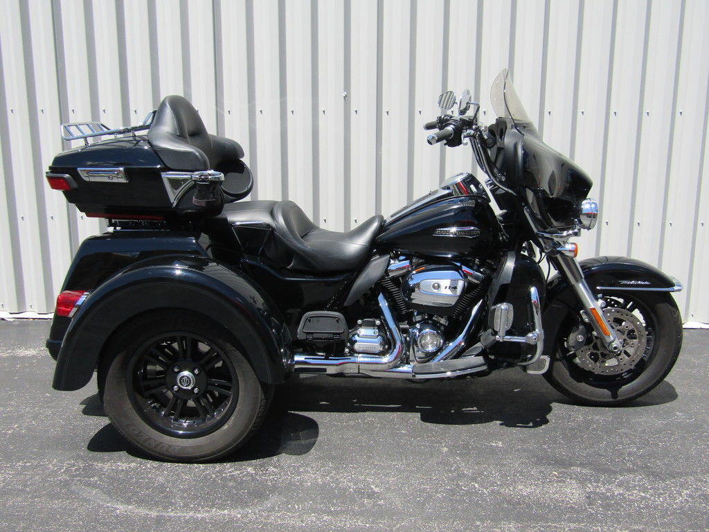2021 Harley-Davidson® FLHTCUTG - Tri Glide® Ultra ULTRA CLASSIC in St. Charles, MO