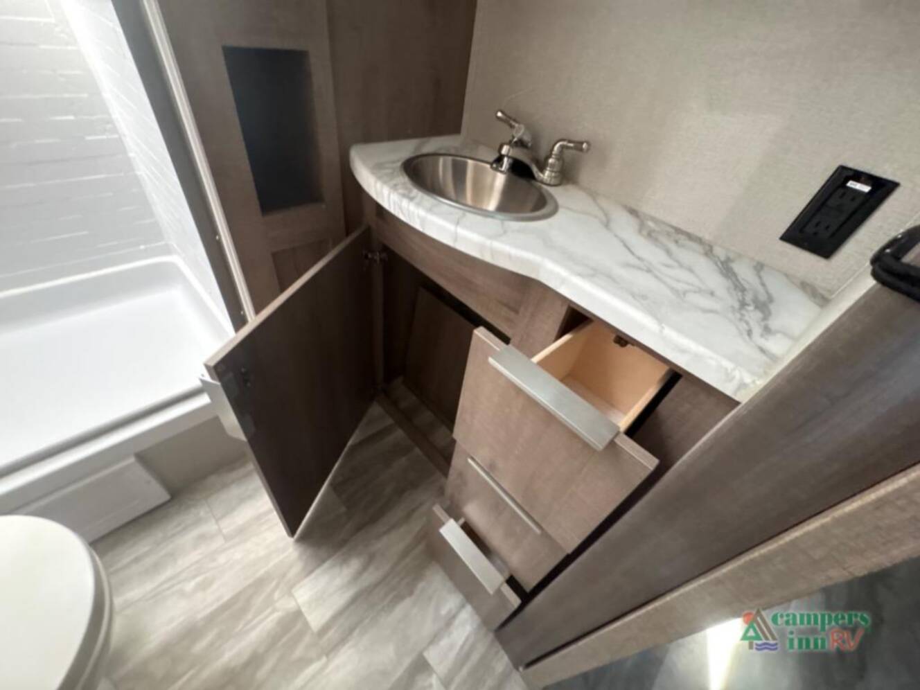 A photo of this 2020 Grand Design Imagine 2970RL
