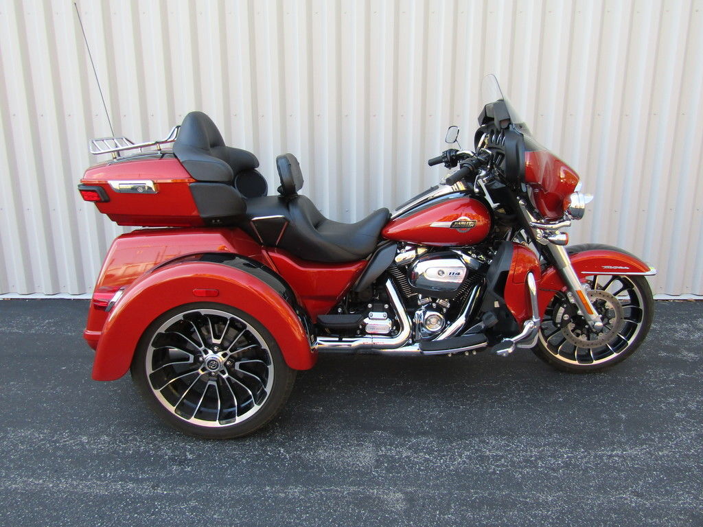 2025 Harley-Davidson® FLHTCUTG - Tri Glide® Ultra ULTRA CLASSIC in St. Charles, MO