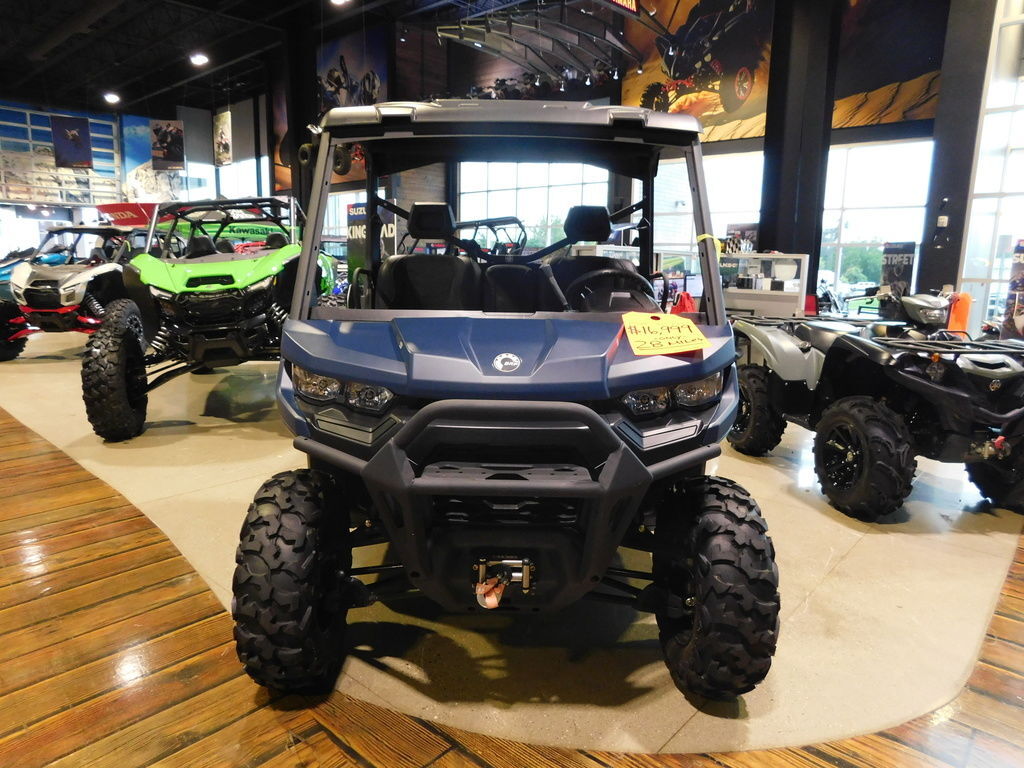 2025 Can-Am Defender XT HD9 in kalamazoo MI