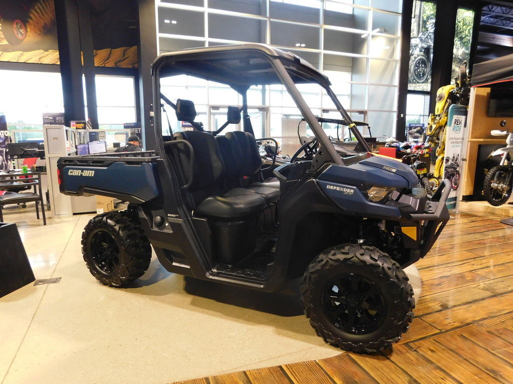 2025 Can-Am Defender XT HD9 in kalamazoo MI