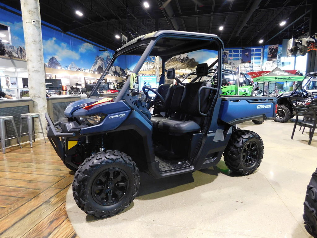 2025 Can-Am Defender XT HD9 in kalamazoo MI