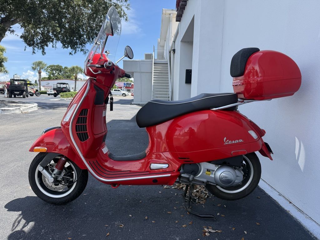 2014 Vespa GTS 300ie Super 300 I.E. SUPER in Elmhurst, IL