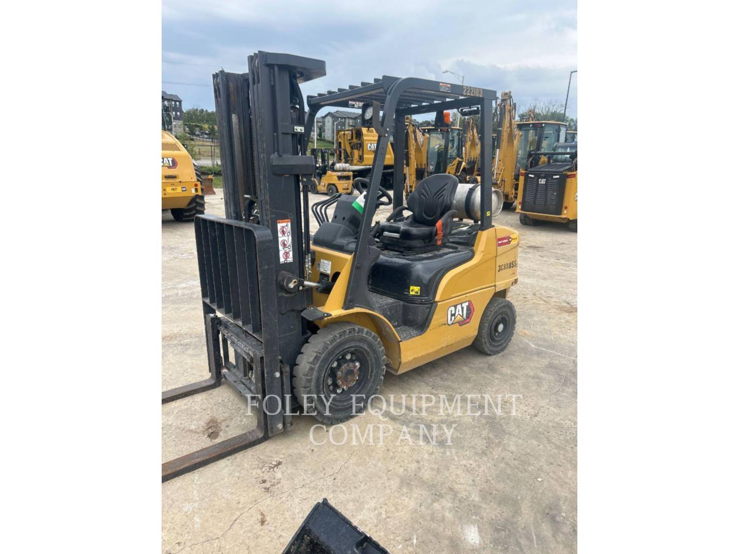 2022 CAT GP25N in Wichita, KS