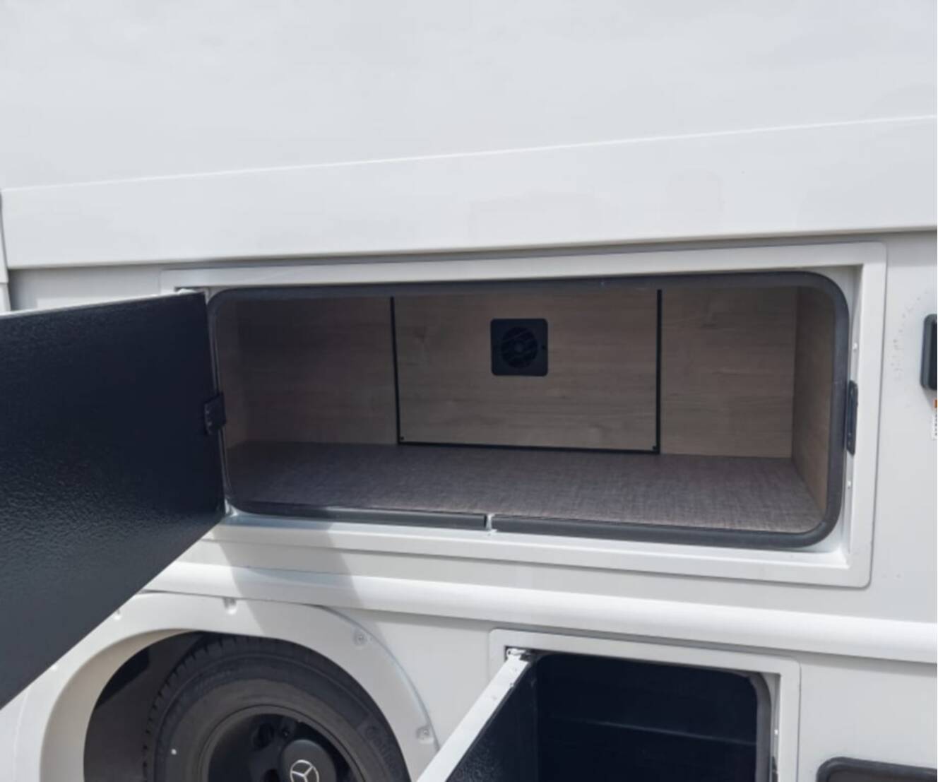 A photo of this 2027 Grand Design LINEAGE SERIES M 25FW-FBP