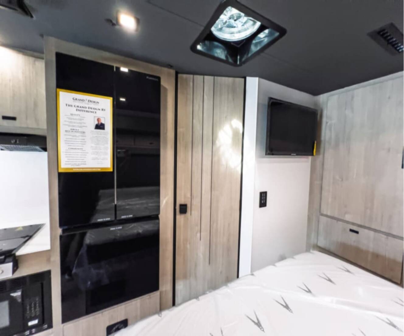 A photo of this 2027 Grand Design LINEAGE SERIES M 25FW-FBP