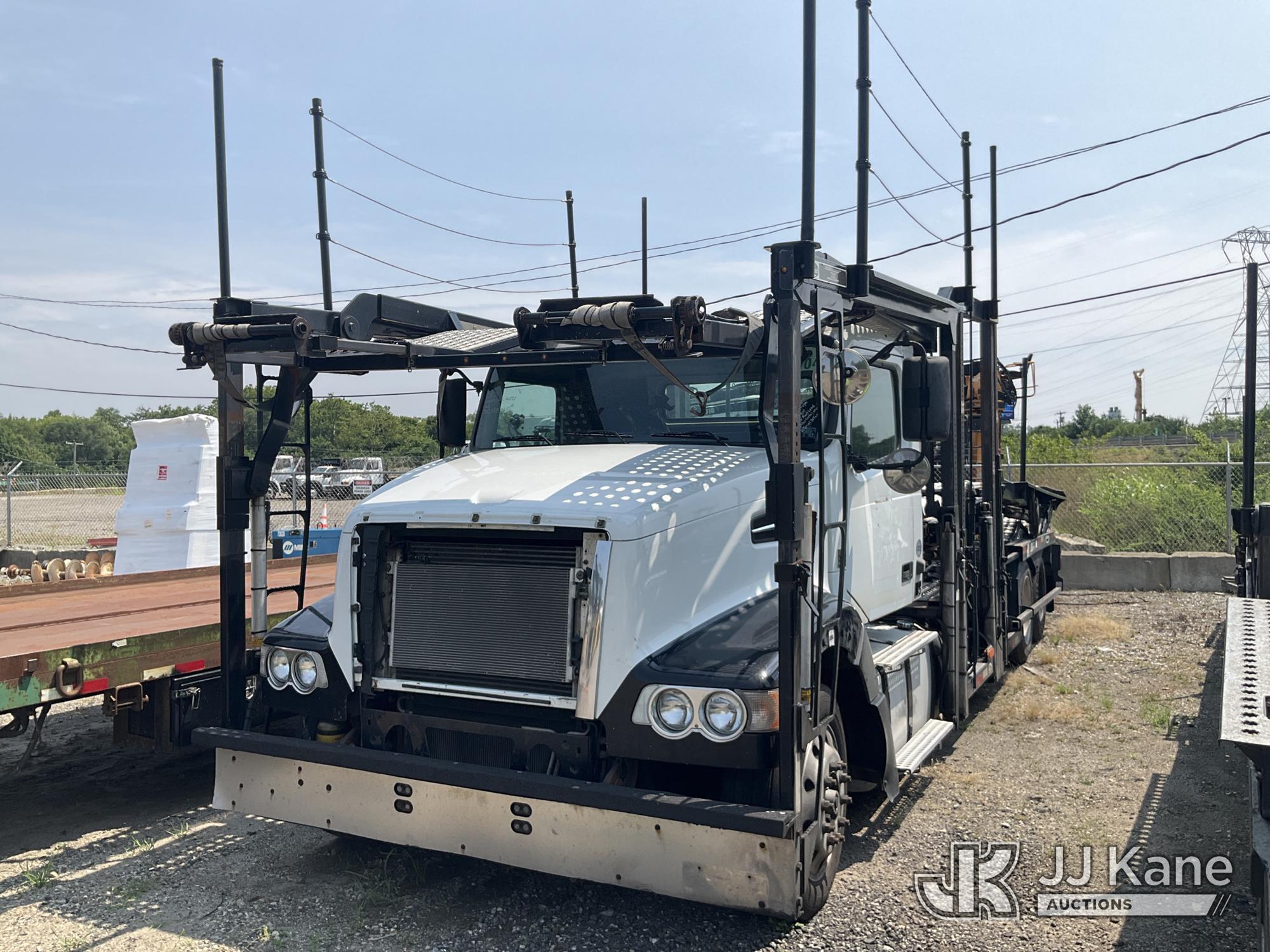 2015 Volvo Trailer in Plymouth Meeting, PA