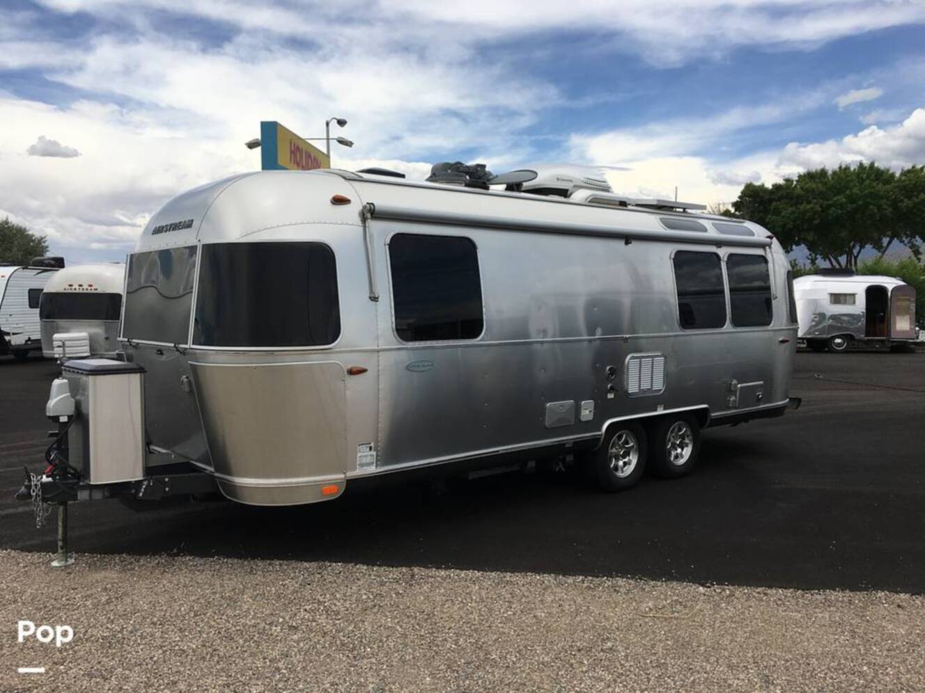 A photo of this 2016 Airstream Flying Cloud 25FB
