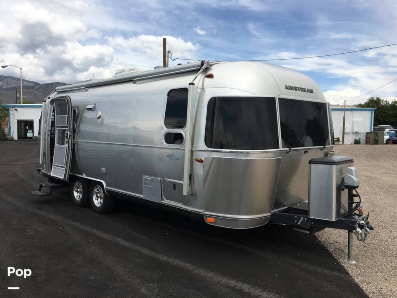 A photo of this 2016 Airstream Flying Cloud 25FB