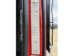 2014 VOLVO VHD84B200