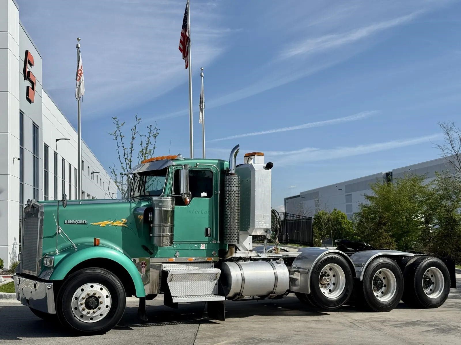 2005 KENWORTH W900 in New Lenox, IL