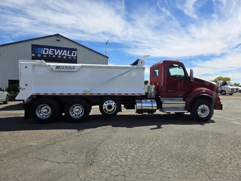 2022 KENWORTH T880