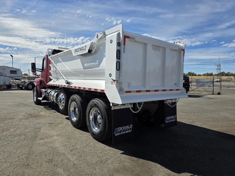 2022 KENWORTH T880