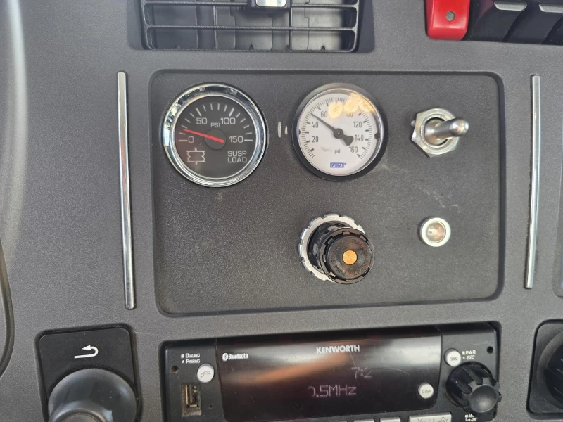 2022 KENWORTH T880