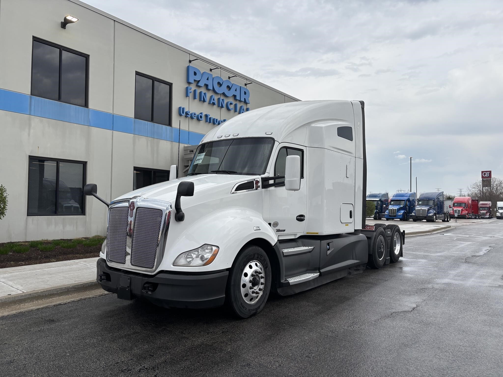 2021 KENWORTH T680 in Minooka, IL