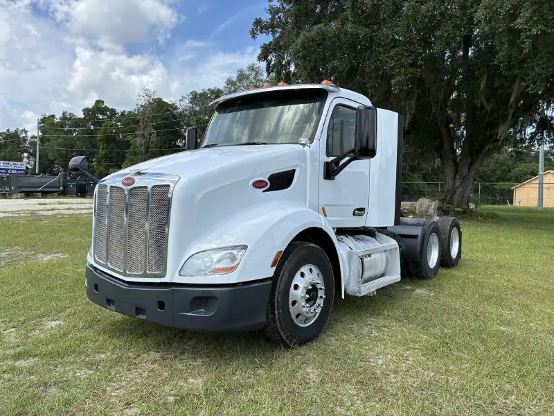 2017 PETERBILT 579
