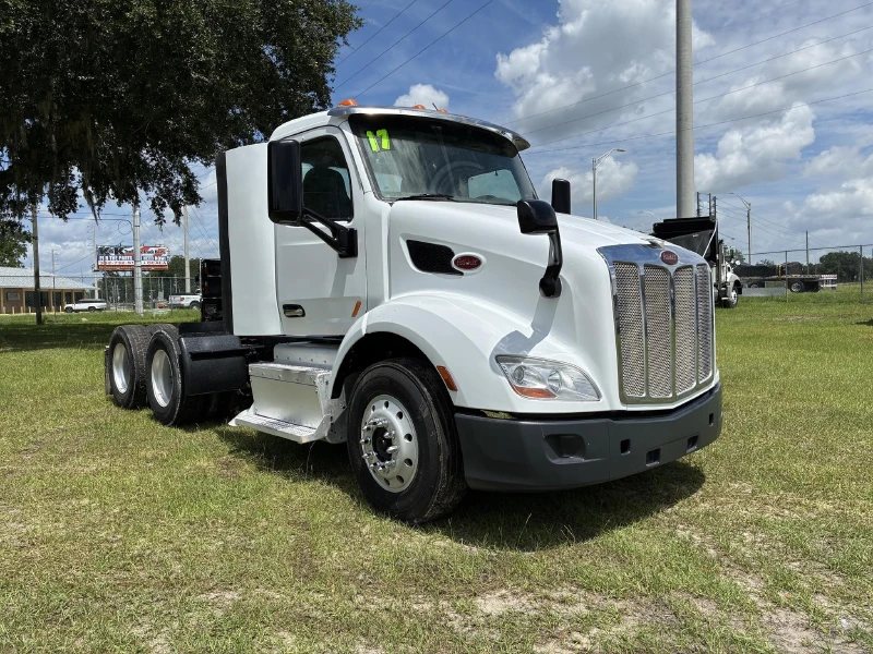 2017 PETERBILT 579