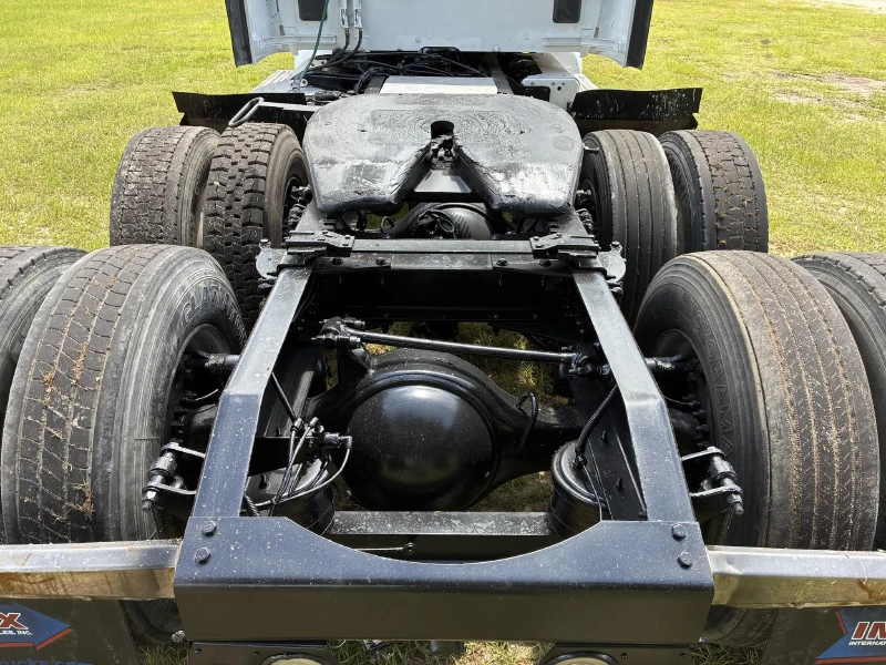 2017 PETERBILT 579