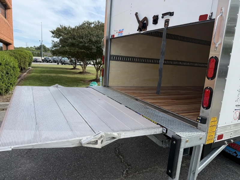 2026 ISUZU NPR HD