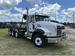 2013 MACK GRANITE GU813