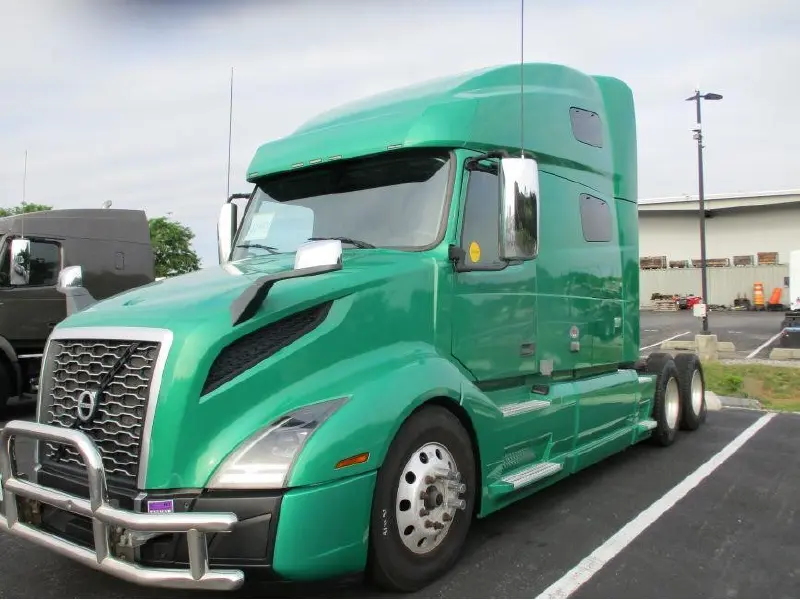 2020 VOLVO VNL64T760