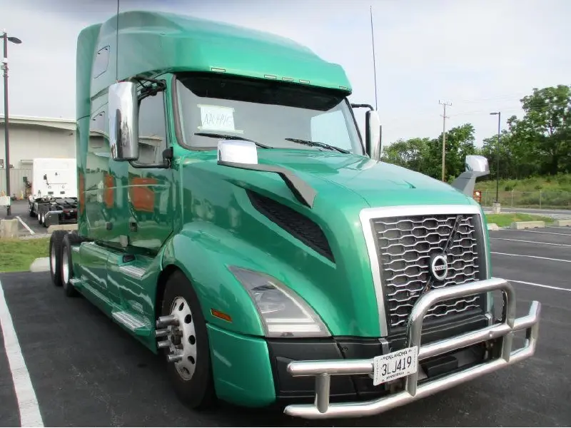 2020 VOLVO VNL64T760