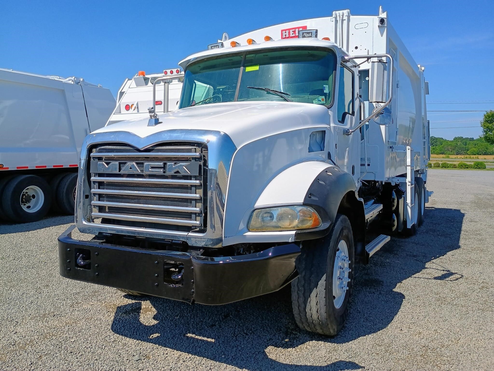 2016 MACK GRANITE GU813 in Bealeton, VA