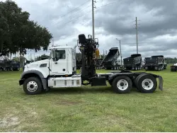 2017 MACK GRANITE GU713