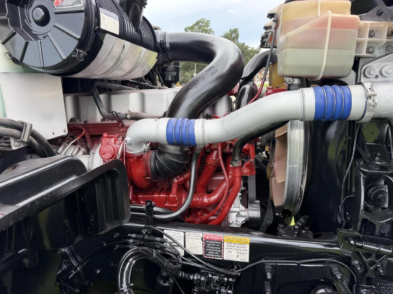 2017 MACK GU713