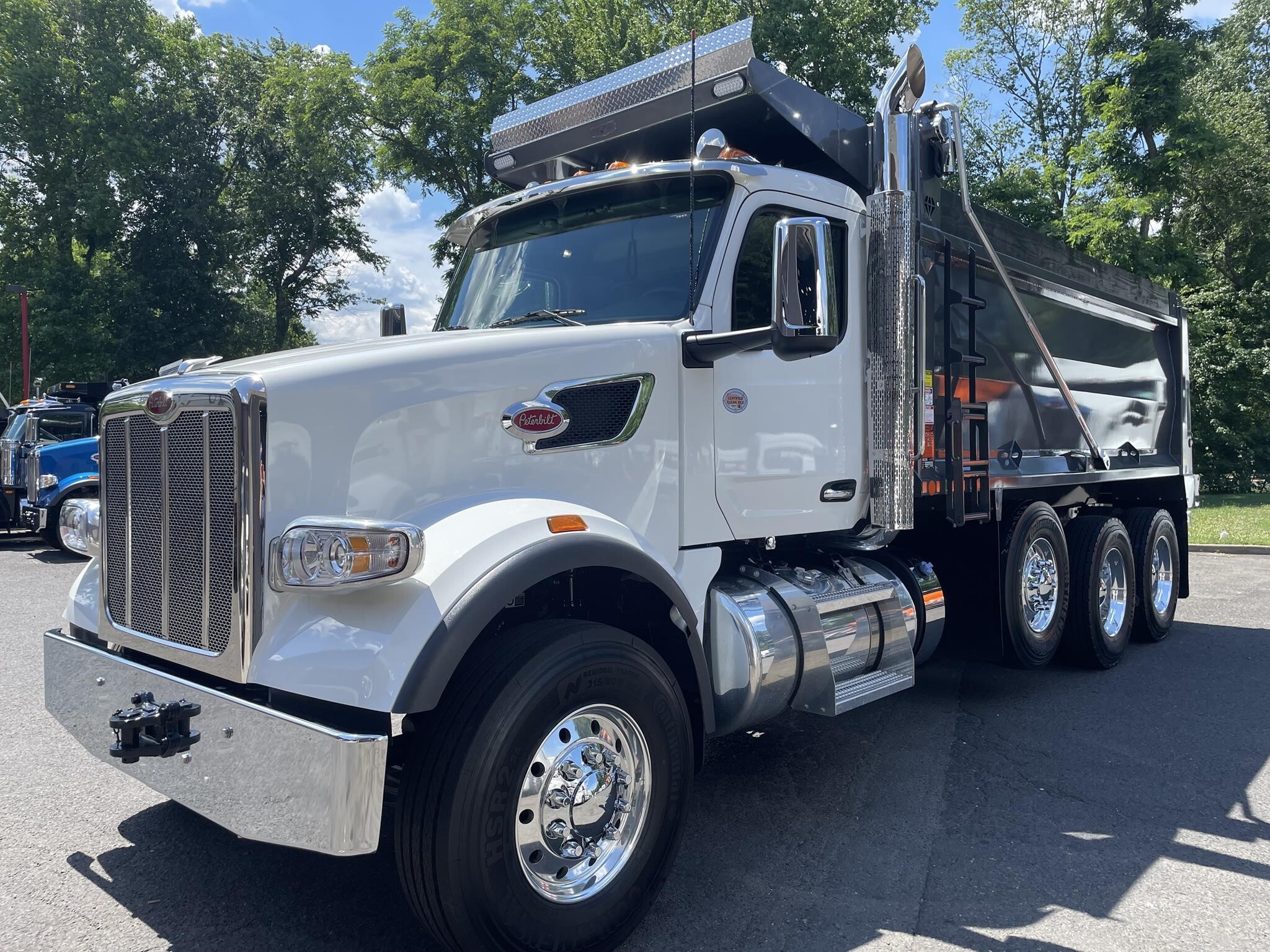 2027 PETERBILT 567 in Clarksburg, NJ
