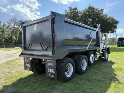 2015 MACK GRANITE GU813