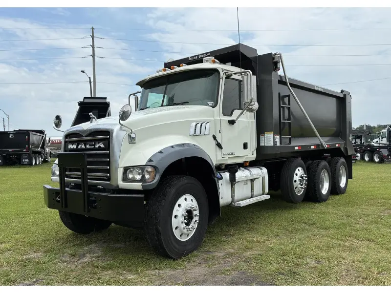 2015 MACK GRANITE GU713