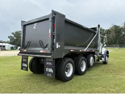 2015 MACK GRANITE GU713