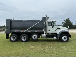 2015 MACK GRANITE GU713