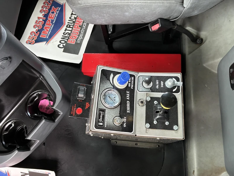 2015 MACK GRANITE GU713
