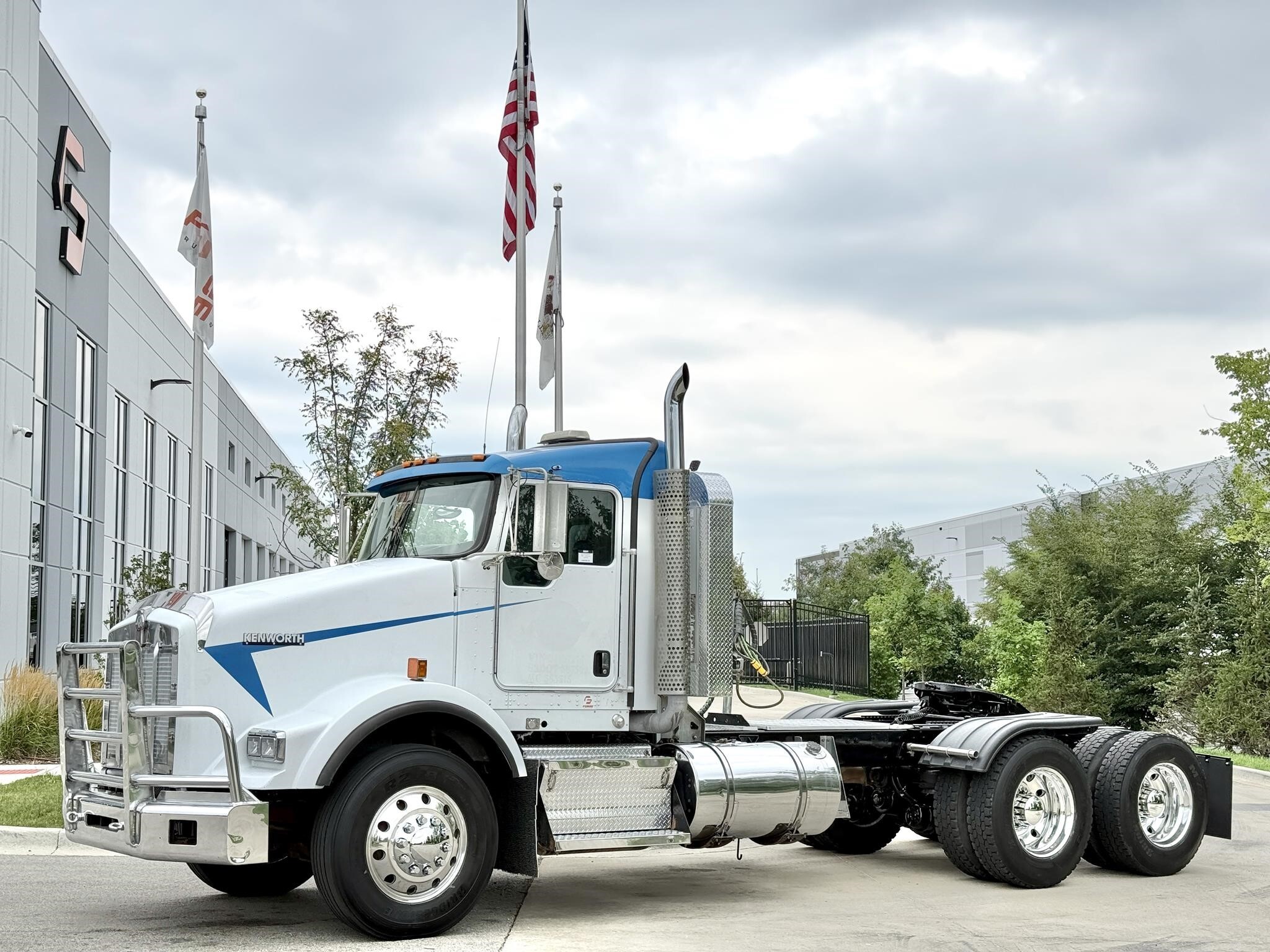 2012 KENWORTH T800 in New Lenox, IL