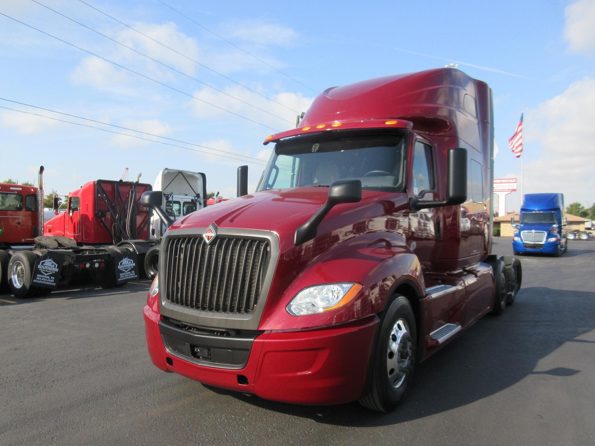 2023 INTERNATIONAL LT in Channelview, TX