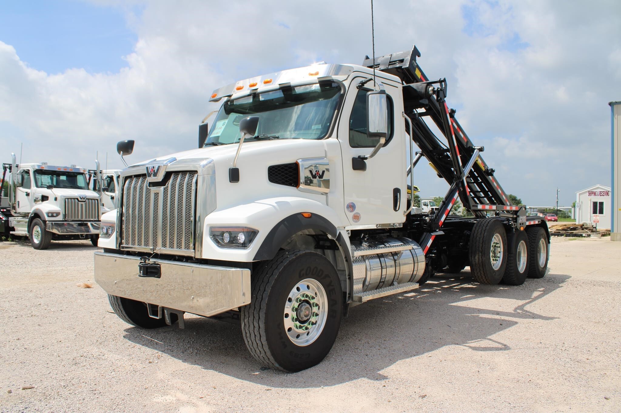 2027 WESTERN STAR 47X in Brookshire, TX