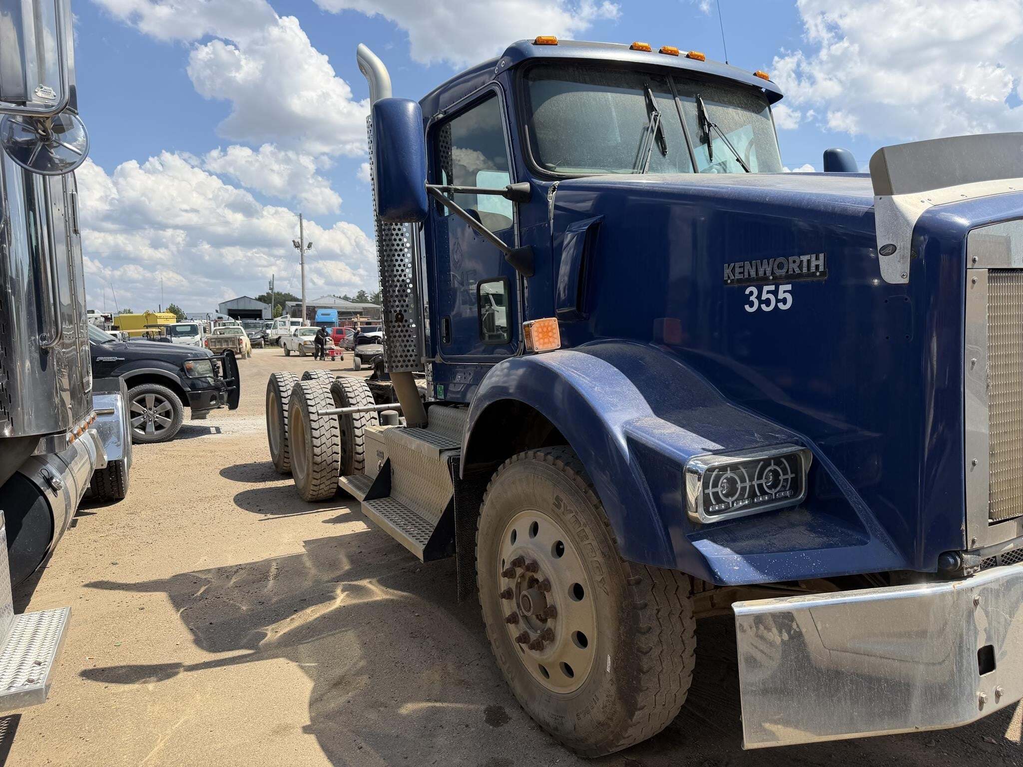 2012 KENWORTH T800 in Covington, TN