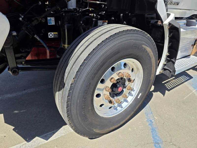 2018 KENWORTH T880