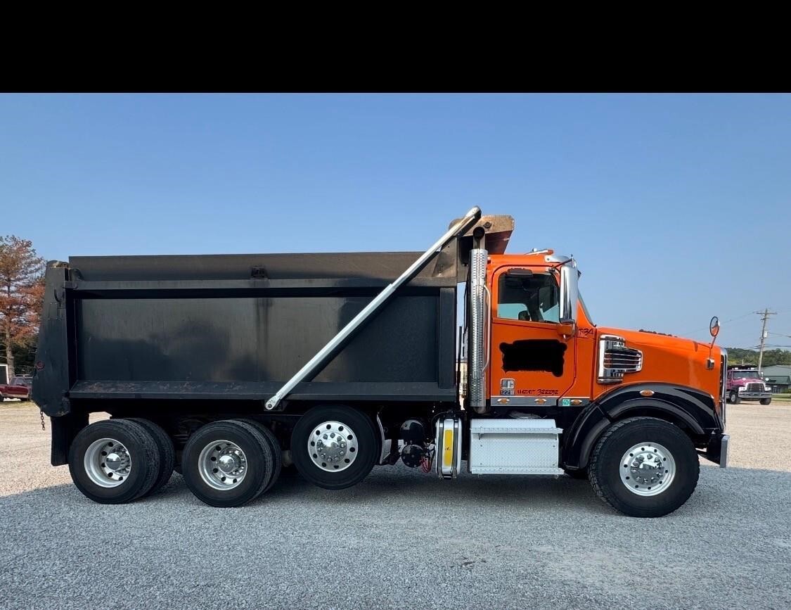 2019 FREIGHTLINER 122 SD in Jeffersonville, IN