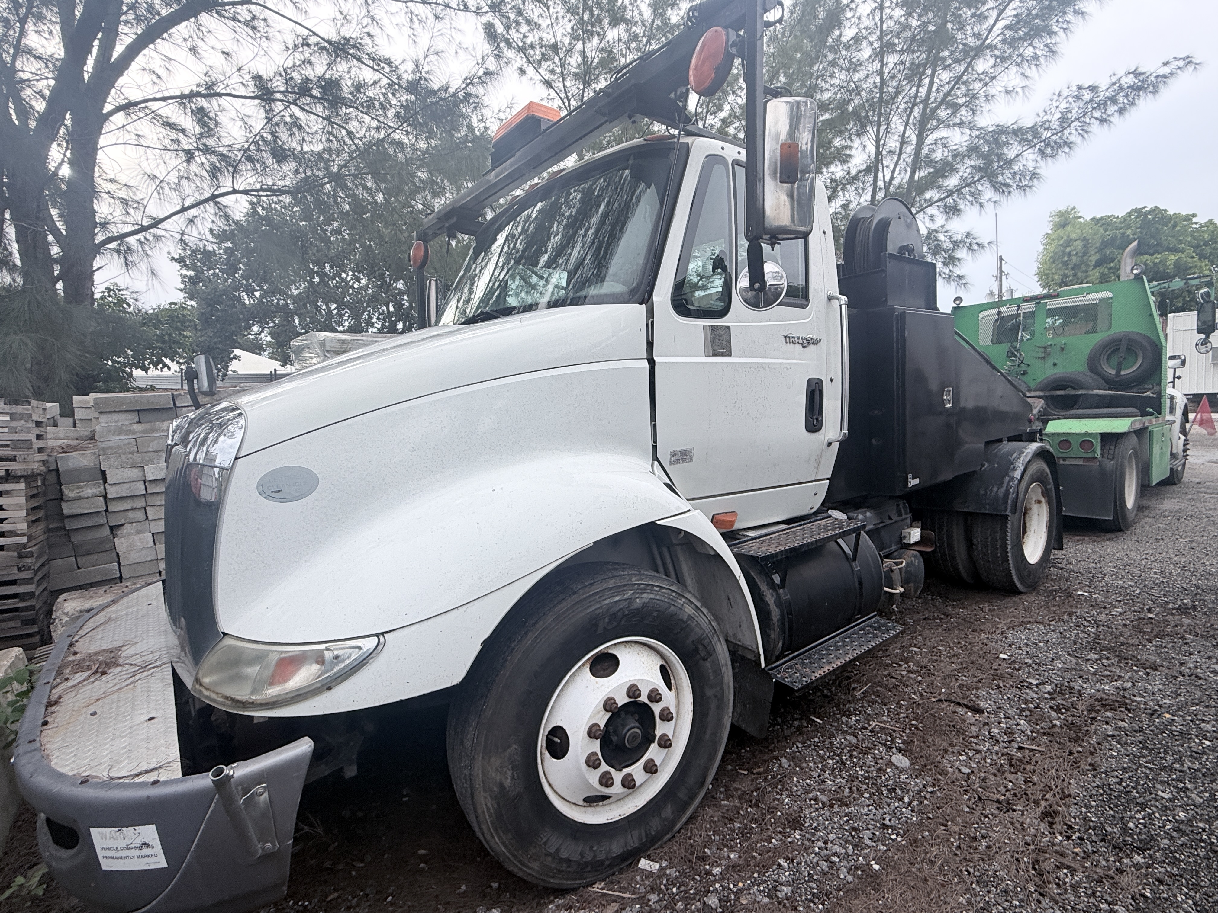 2010 INTERNATIONAL 8600 in Coconut Creek, FL