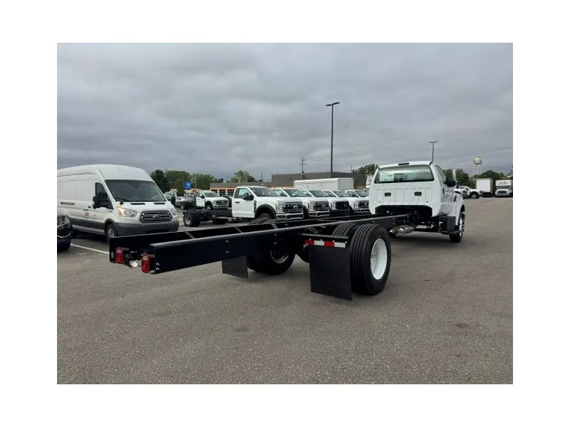 2027 FORD F650