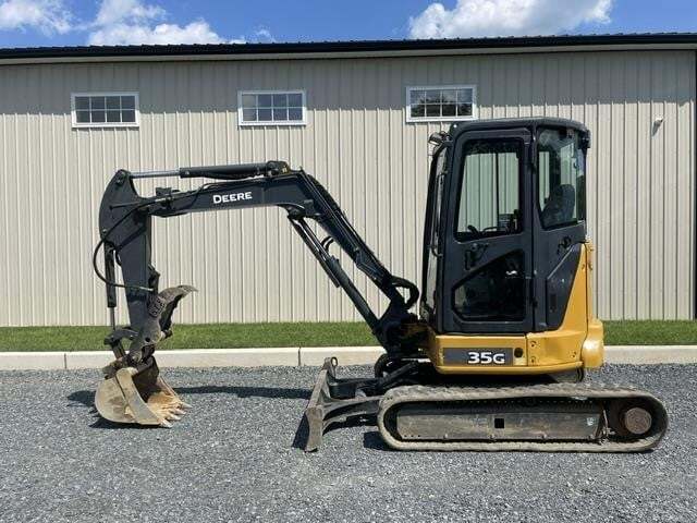 2014 DEERE 35G in Bordentown, NJ