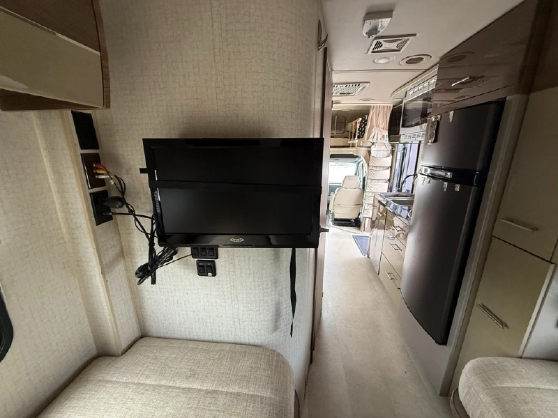 2015 ITASCA NAVION 24V