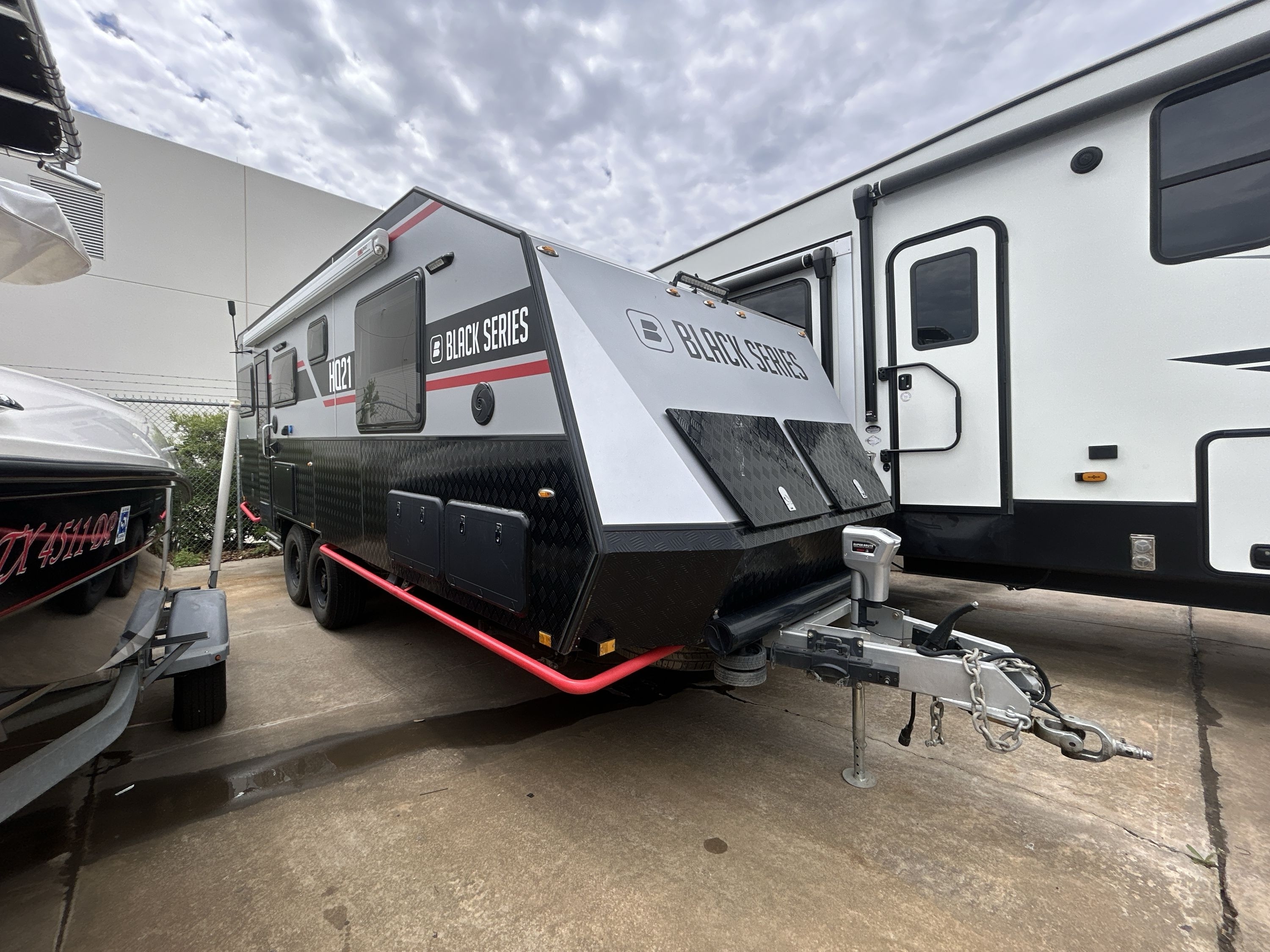 2021 Black Series BLACK SERIES CARAVAN HQ21 in lewisville TX