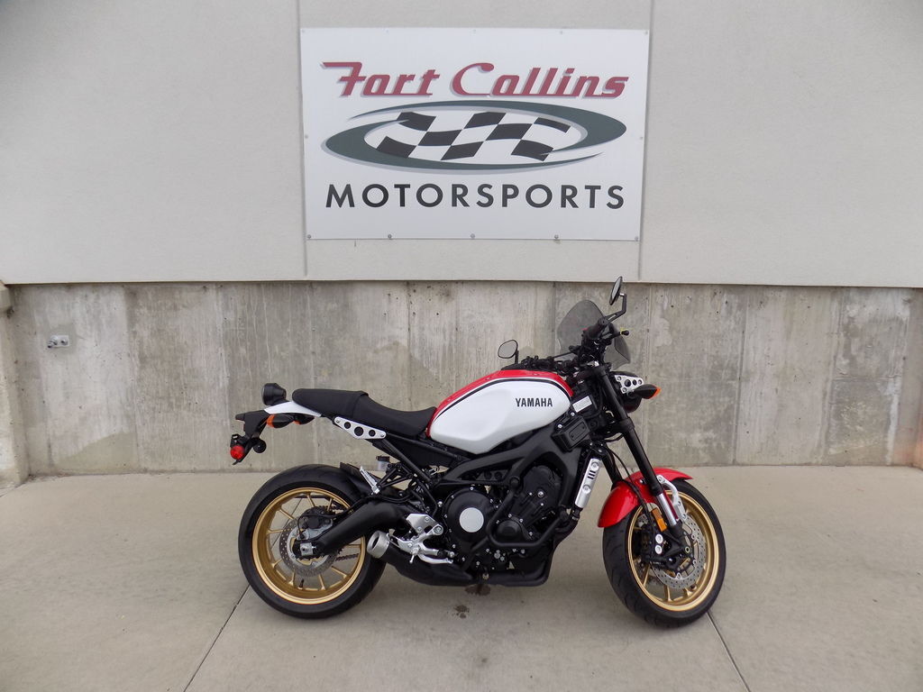 2021 Yamaha XSR900 Sportbike motorcycle