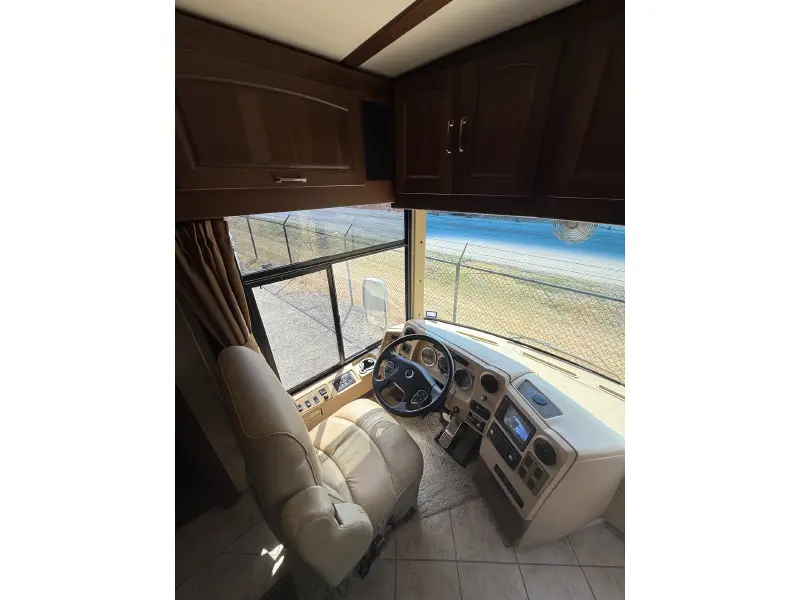 2008 WINNEBAGO TOUR 40TD