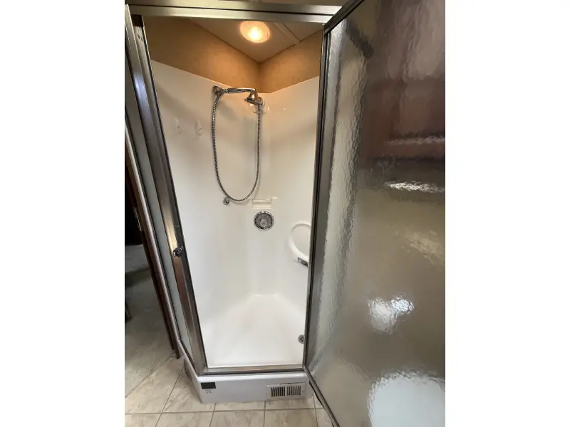 2008 WINNEBAGO TOUR 40TD